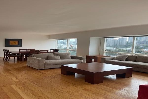 Foto de inmueble en Ave. Santa fe, Col. Santa Fe Cuajimalpa C.P. 05348, Cuajimalpa de Morelos
