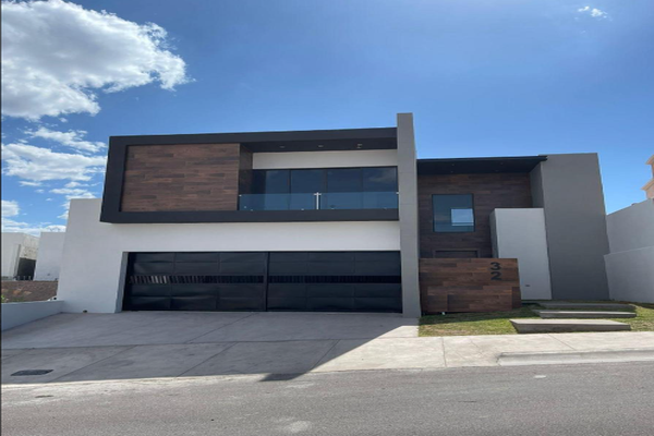 Foto de inmueble en Ave. Tomás Valles, Col. Cantera del Pedregal C.P. 31216, Chihuahua