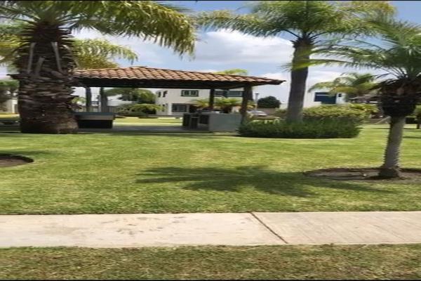 Se vende terreno en AV. VALLE DE LAS FLORES #55, Colonia Santa Cruz de ...