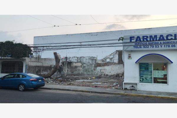 Foto de inmueble en Av vía muerta #27, Col. Jardines de Mocambo C.P. 94299, Boca del Río