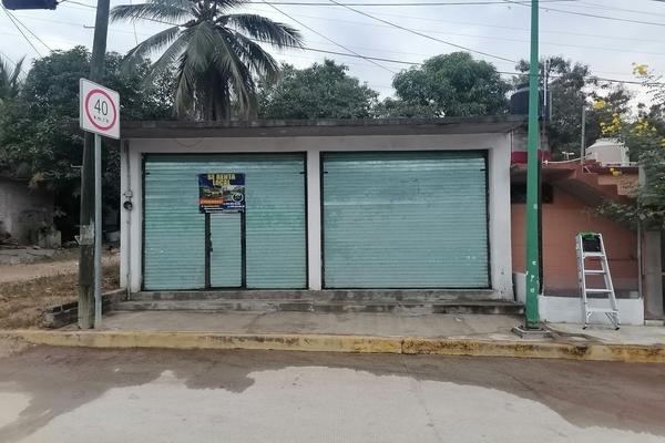 Foto de inmueble en Avenida Vicente Guerrero, Col. Los Órganos de San Agustín (El Quemado) C.P. 39901, Acapulco de Juárez
