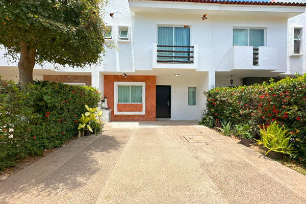 Foto de inmueble en Av Paseo Vallarta  #300Int. 15, Col. Flamingos C.P. 63732, Bahía de Banderas