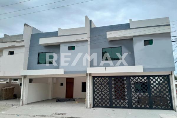 Foto de inmueble en Belisario Dominguez, Col. Del Pueblo C.P. 89190, Tampico