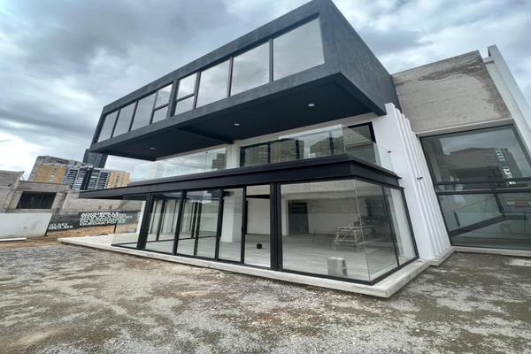 Foto de inmueble en Blvr. Bosque real, Col. Bosque Real C.P. 52774, Huixquilucan