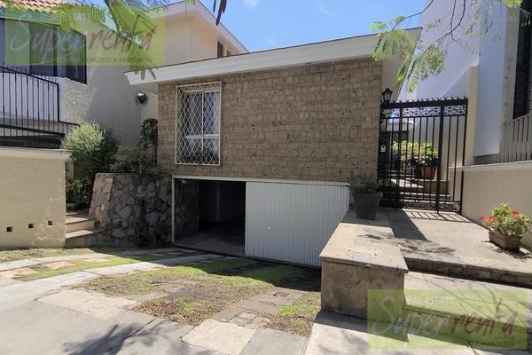 Foto de inmueble en , Col. Bosques de La Victoria C.P. 44540, Guadalajara