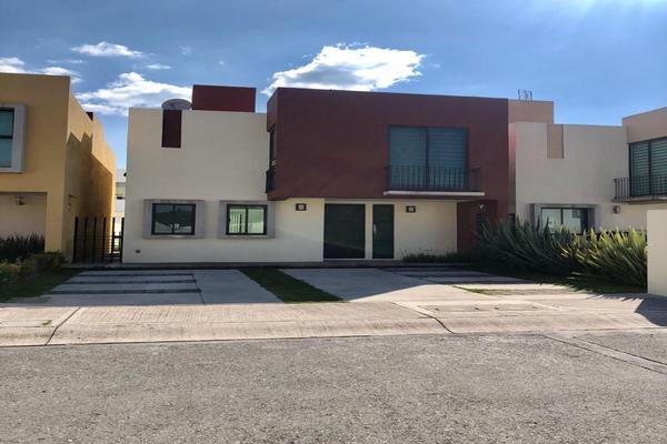 Foto de inmueble en , Col. Bosques Residencial C.P. 51355, Zinacantepec