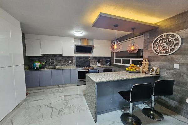 Foto de inmueble en  , Col. Bosques Residencial C.P. 51355, Zinacantepec