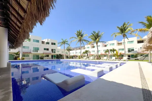 Foto de inmueble en Boulevard de la Naciones, Col. Puerto Marqués C.P. 39890, Acapulco de Juárez