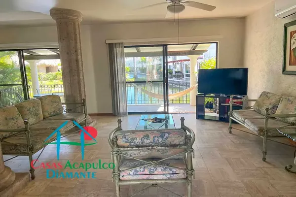 Foto de inmueble en Blvd. de las Naciones S/N #1, Col. Villas de Golf Diamante C.P. 39897, Acapulco de Juárez