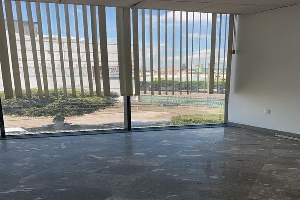 Foto de inmueble en Blvd Díaz Ordaz, Col. Jardines de Irapuato C.P. 36660, Irapuato