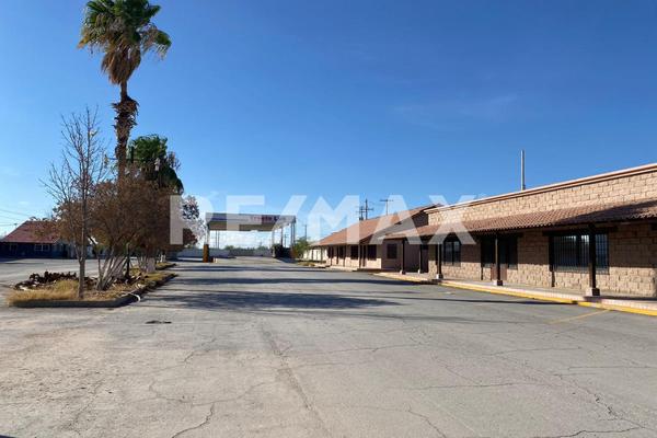 Foto de inmueble en Blvd. Ejército Mexicano, Col. El Paraíso C.P. 35010, Gómez Palacio