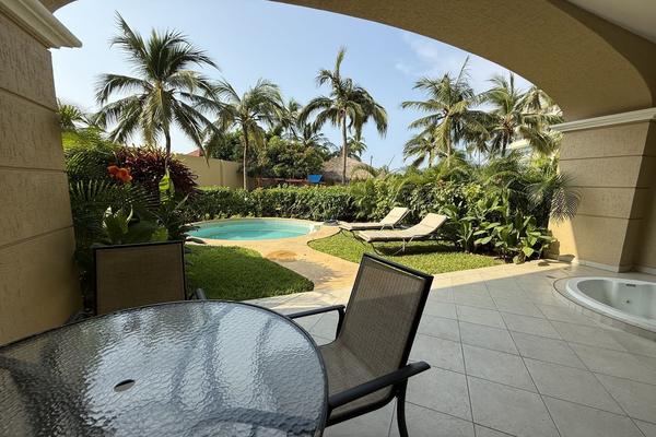 Foto de inmueble en boulevard ixtapa, Col. Ixtapa C.P. 40884, Zihuatanejo de Azueta