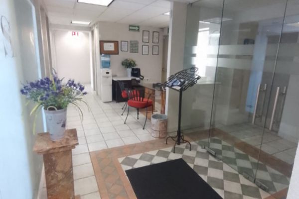 Foto de inmueble en Insurgentes Sur, Col. Roma Sur C.P. 06760, Cuauhtémoc