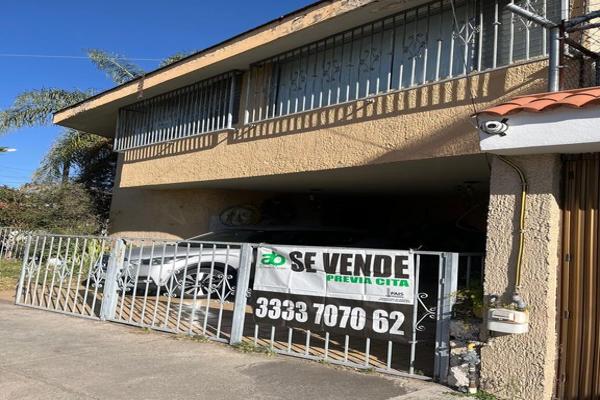Venta casa en Calle A las Montañas #95, Colonia Prados Vallarta, C.P. 45020