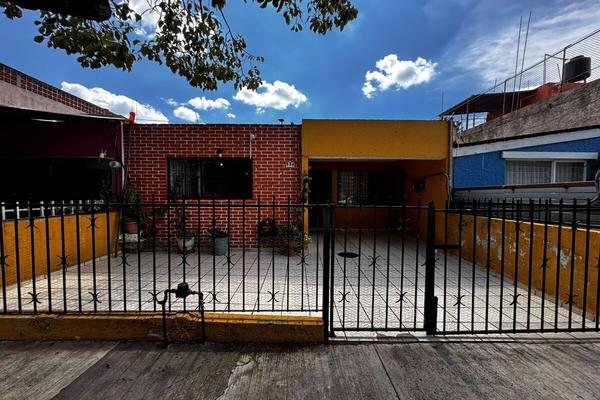 Foto de inmueble en Calle Cronistas, Col. Jardines de La Paz C.P. 44860, Guadalajara