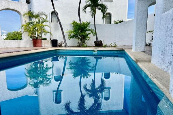 Foto de inmueble en Calle de los riscos #31, Col. Península de Santiago C.P. 28867, Manzanillo
