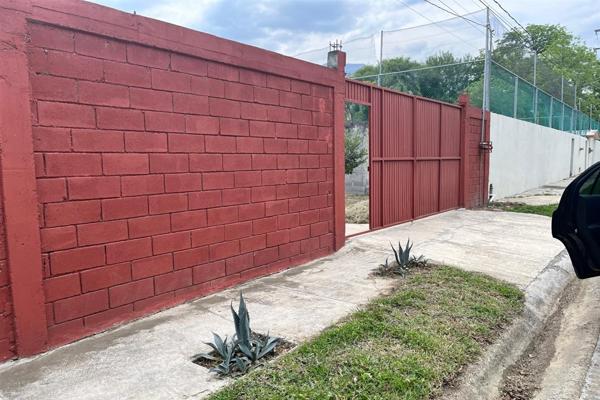 Foto de inmueble en calle, Col. El Barrial C.P. 67303, Santiago