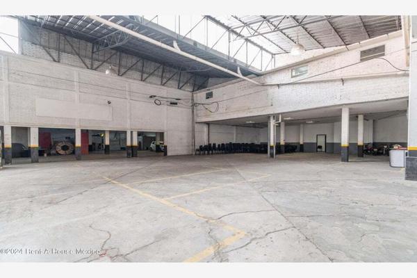 Foto de inmueble en Calle Ferrocaril de Cuernavaca #1, Col. Popotla C.P. 11400, Miguel Hidalgo