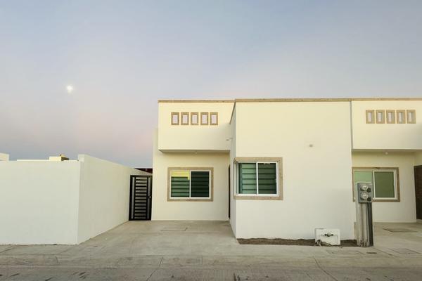 Foto de inmueble en Calle Isla Tortugas y Calle Isla Navío #107, Col. Villas del Encanto C.P. 23085, La Paz