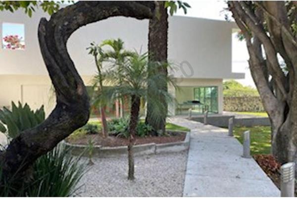 Foto de inmueble en Calle Piamonte esquina Ocotepec, Col. Maravillas C.P. 62230, Cuernavaca