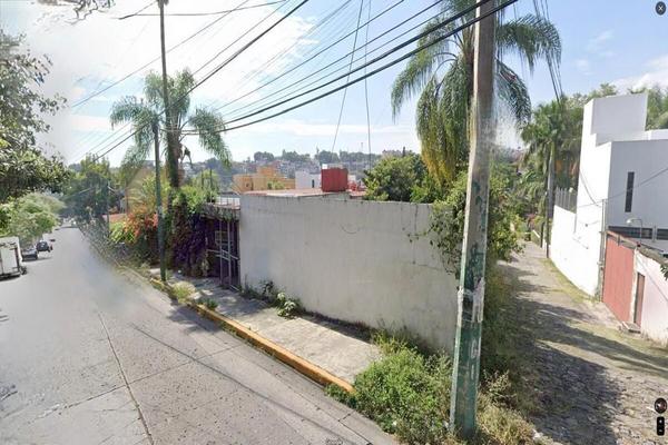 Foto de inmueble en Calle Privada XEJC, Col. Hacienda Tetela C.P. 62160, Cuernavaca