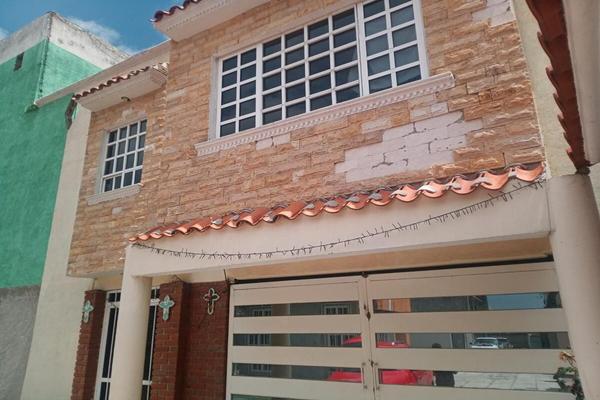 Foto de inmueble en Calzada del Pacífico, Col. San Juan de las Huertas C.P. 51370, Zinacantepec