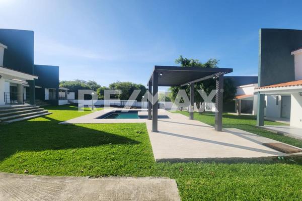 Foto de inmueble en Camino a tlayacapan, Col. Tlayacapan Centro C.P. 62540, Tlayacapan