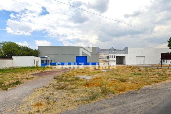 Foto de inmueble en Carr. Celaya-Salvatierra, Col. Santa María C.P. 38090, Celaya