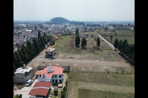 Foto de inmueble en de las palmas, Col. Santa María Magdalena Ocotitlán C.P. 52161, Metepec