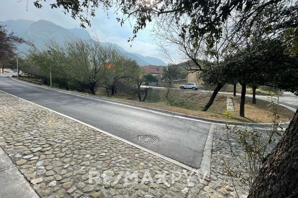 Foto de inmueble en Central, Col. Residencial Cordillera C.P. 66196, Santa Catarina