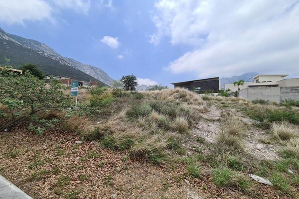 Foto de inmueble en Central, Col. Residencial Cordillera C.P. 66196, Santa Catarina
