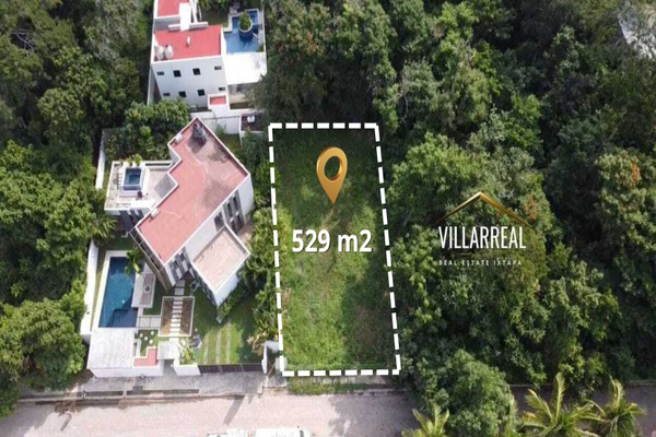 Foto de inmueble en Cerrada de las Alondrassección residencial I, Col. Ixtapa C.P. 40884, Zihuatanejo de Azueta