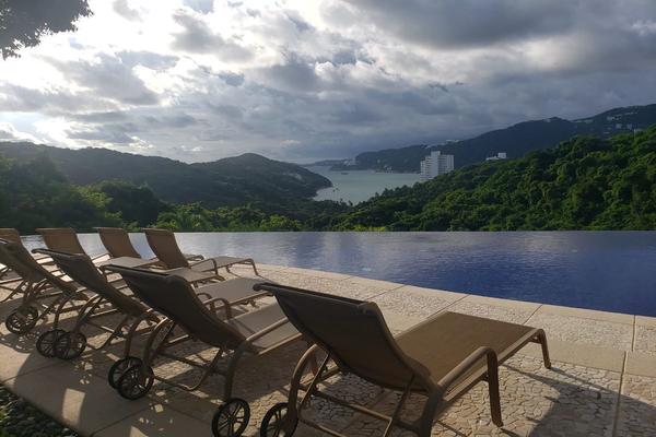 Foto de inmueble en cima real, Col. Real Diamante C.P. 39897, Acapulco de Juárez