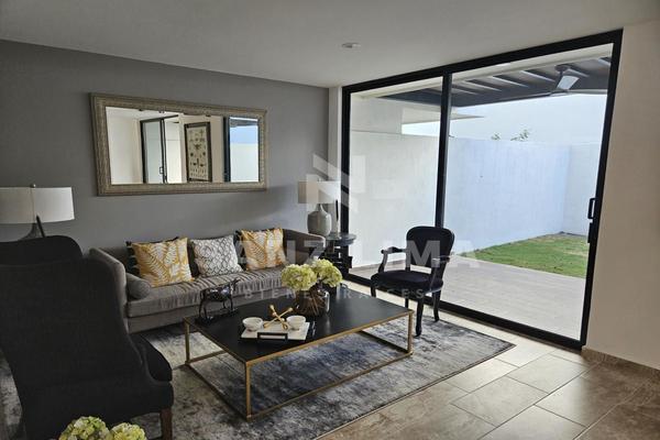 Foto de inmueble en Circuito Brianza, Col. Senda Real C.P. 38115, Celaya