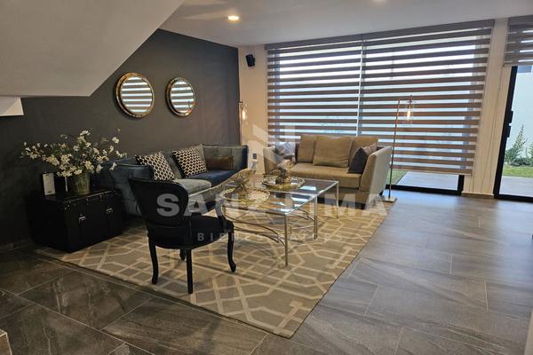 Foto de inmueble en Circuito Brianza, Col. Senda Real C.P. 38115, Celaya