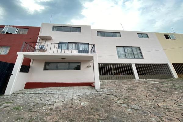 Foto de inmueble en circuito poetas, Col. Ciudad Satélite C.P. 53100, Naucalpan de Juárez