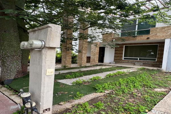 Foto de inmueble en Circuito Viñedos, Col. Bosques de San Juan C.P. 76803, San Juan del Río