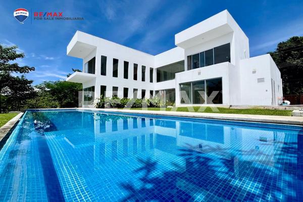 Foto de inmueble en Club de Golf Santa Fe, Col. Club de Golf Santa Fe C.P. 62790, Xochitepec