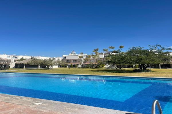 Foto de inmueble en , Col. Club de Golf Santa Fe C.P. 62790, Xochitepec