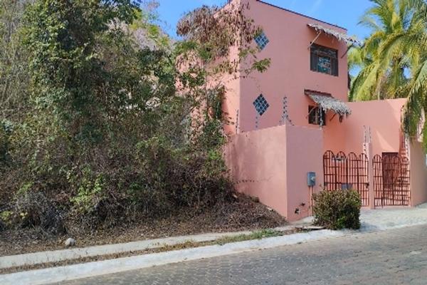 Foto de inmueble en Colina de las Calandrias #713, Col. Ixtapa C.P. 40884, Zihuatanejo de Azueta