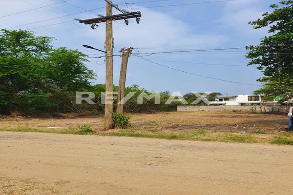 Foto de terreno habitacional en venta en constituciones htv2203e , petrolera, altamira, tamaulipas, 3712270 No. 05