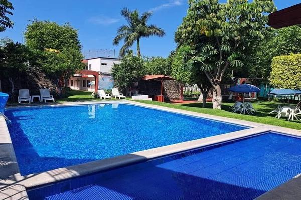 Foto de inmueble en Constitutcion, Col. Cuernavaca Centro C.P. 62000, Cuernavaca