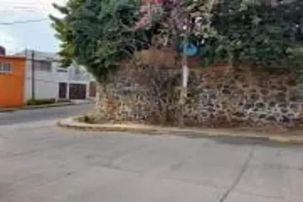 Foto de inmueble en copal #120, Col. Lomas de Zompantle C.P. 62157, Cuernavaca