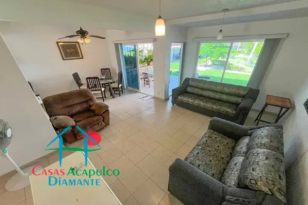 Foto de inmueble en Costera de las Palmas #91, Col. Puerto Marqués C.P. 39890, Acapulco de Juárez