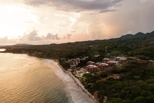 Foto de inmueble en  , Col. Cruz de Huanacaxtle C.P. 63734, Bahía de Banderas