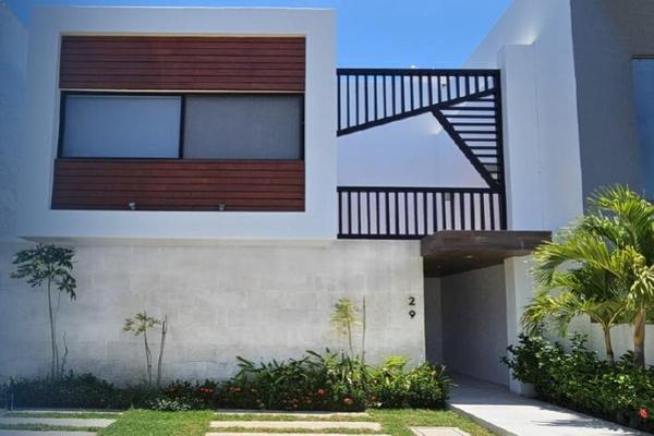 Foto de inmueble en  , Col. Cruz de Huanacaxtle C.P. 63734, Bahía de Banderas