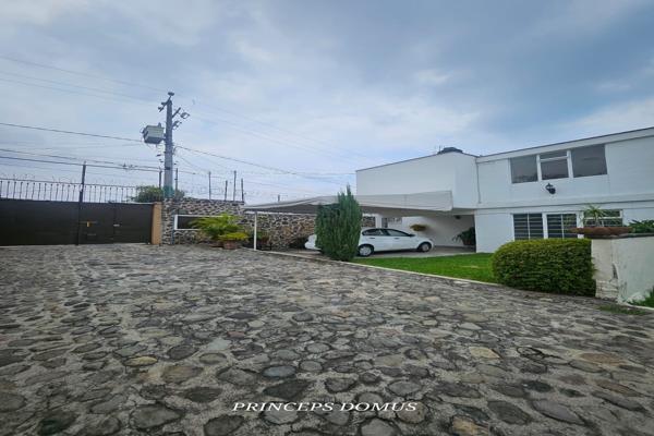 Foto de inmueble en Cuernavaca, Col. La Pradera C.P. 62170, Cuernavaca