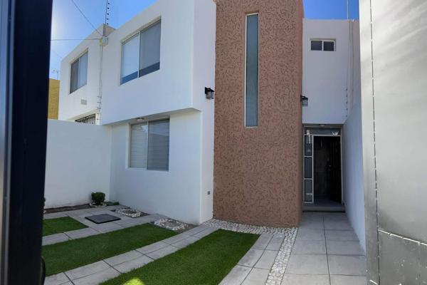Foto de inmueble en De Minerva #113, Col. Villa de Nuestra Señora de La Asunción Sector Encino C.P. 20126, Aguascalientes