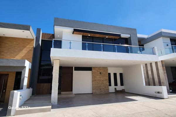 Foto de inmueble en Circuito Gran Via, Col. Coto Platino C.P. 82124, Mazatlán