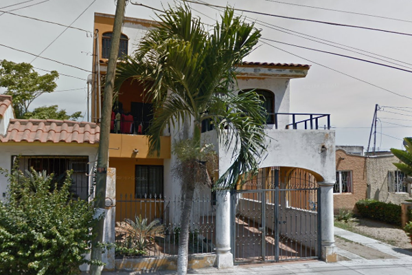 Foto de inmueble en De Los Tamarindos 27 #27, Col. Playa Esmeralda C.P. 28219, Manzanillo